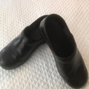 DANSKO professional black clogs 39